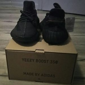 Yeezy 350 v2 boost black non reflective